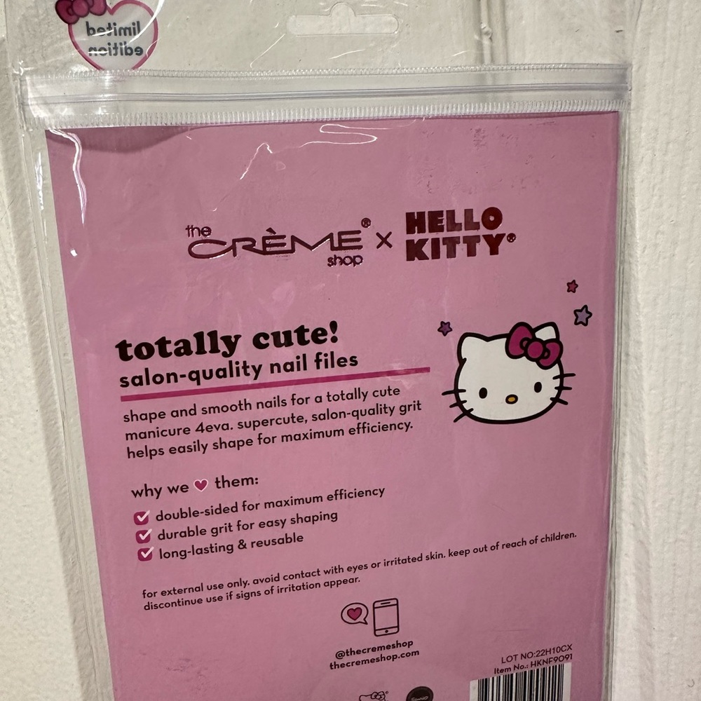 Hello Kitty - Picture 3 of 5